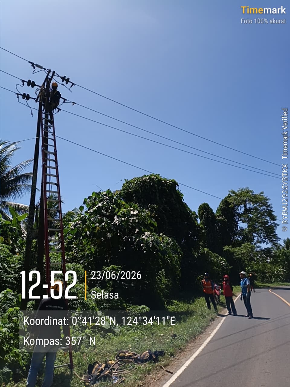 MDT Laksanakan Pekerjaan Uprating Jaringan SUTM 20 kV di Motongkad, Kawasan ULP Modayag — 6