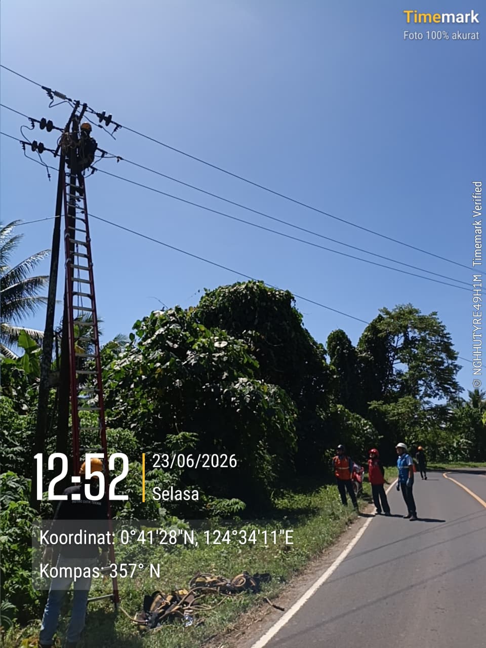MDT Laksanakan Pekerjaan Uprating Jaringan SUTM 20 kV di Motongkad, Kawasan ULP Modayag — 7